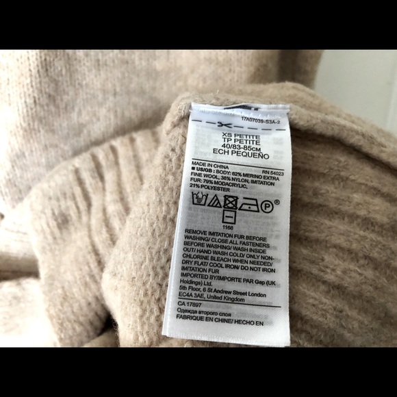 Banana Republic Merino boyfriend cardigan w/ fur - Picture 7 of 10